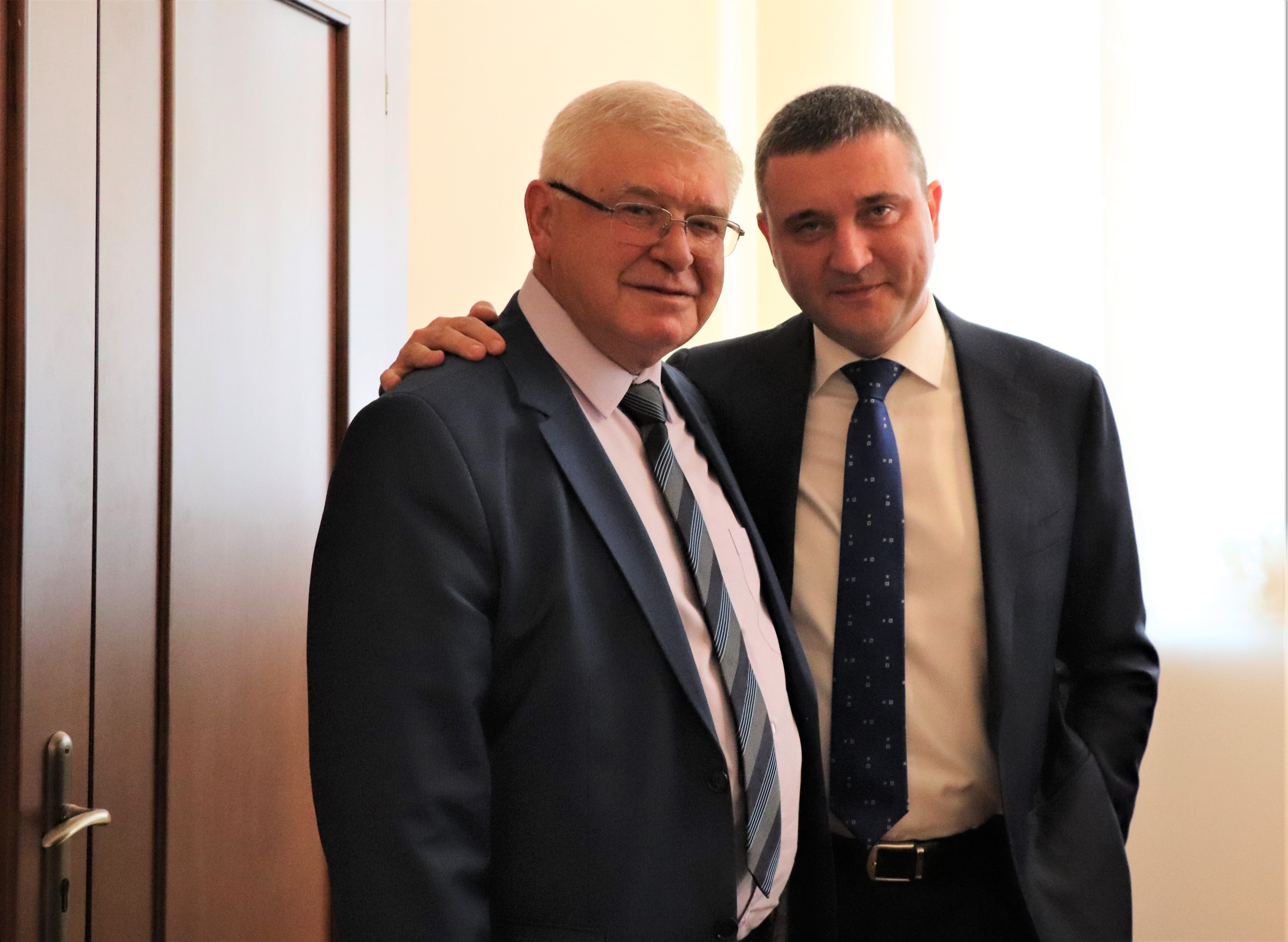 Minister of Finance Kiril Ananiev and the former Minister of Finance Vladislav Goranov